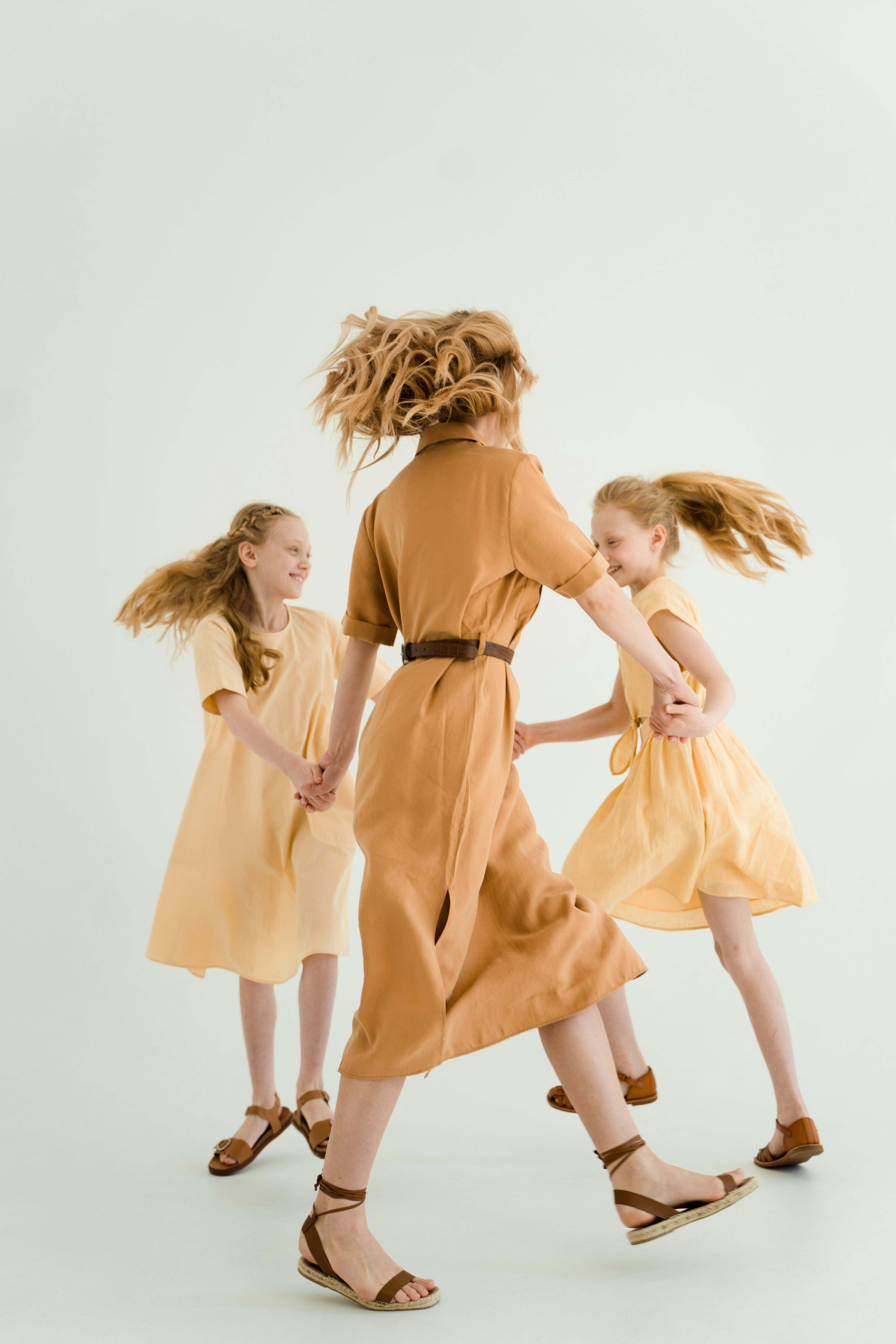 热门影片海报：光影质感电影海报